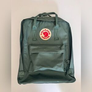 Kånken FJALLRAVEN Green Backpack